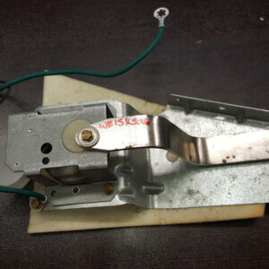 USED - WB49T10020 Range Door Latch Assy & Door Lock WB15K5016